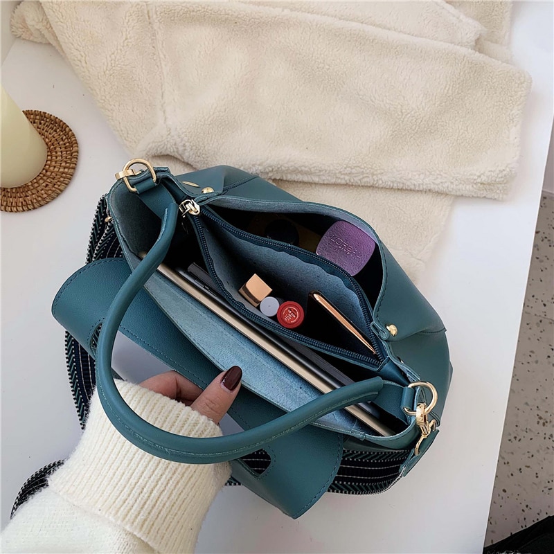 Totes-Bags-Women-Large-Capacity-Handbags-Women-PU-Shoulder-Messenger-Bag-Female-Retro-Daily-Totes-Lady-4.jpg