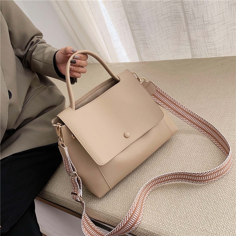Totes-Bags-Women-Large-Capacity-Handbags-Women-PU-Shoulder-Messenger-Bag-Female-Retro-Daily-Totes-Lady.jpg
